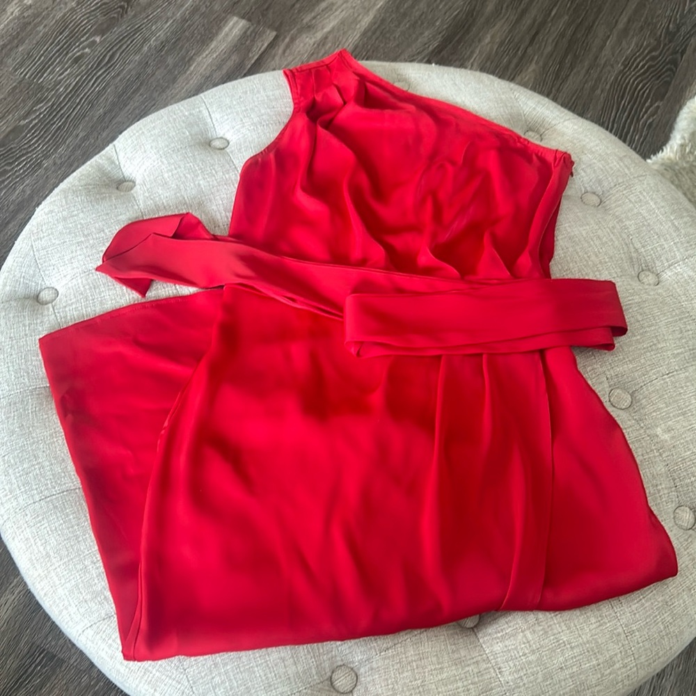 Red one should mid length dress